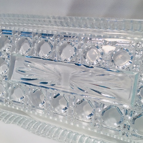 Vintage 1940s Clear Pressed Glass Rectangle Windsor Pattern Vanity Dish - Picture 5 of 14
